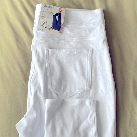 Fitted stretched capris - Picture 1 of 4